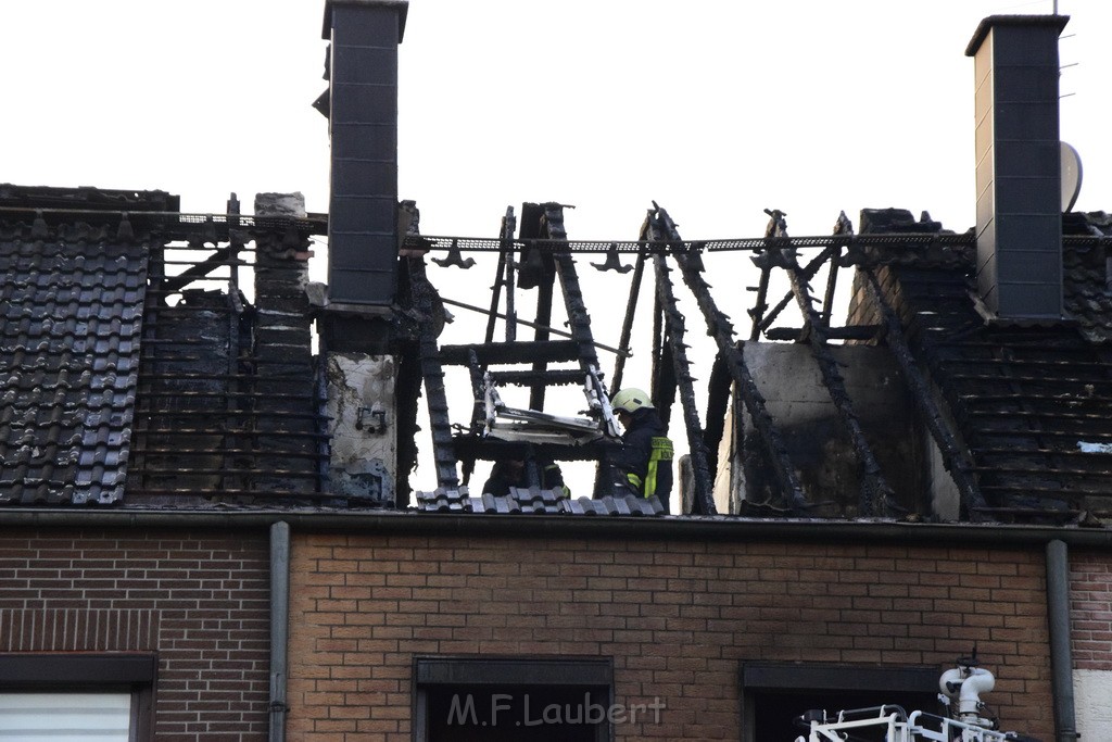 Feuer 2 Vollbrand Reihenhaus Roggendorf Berrischstr P185.JPG - Miklos Laubert